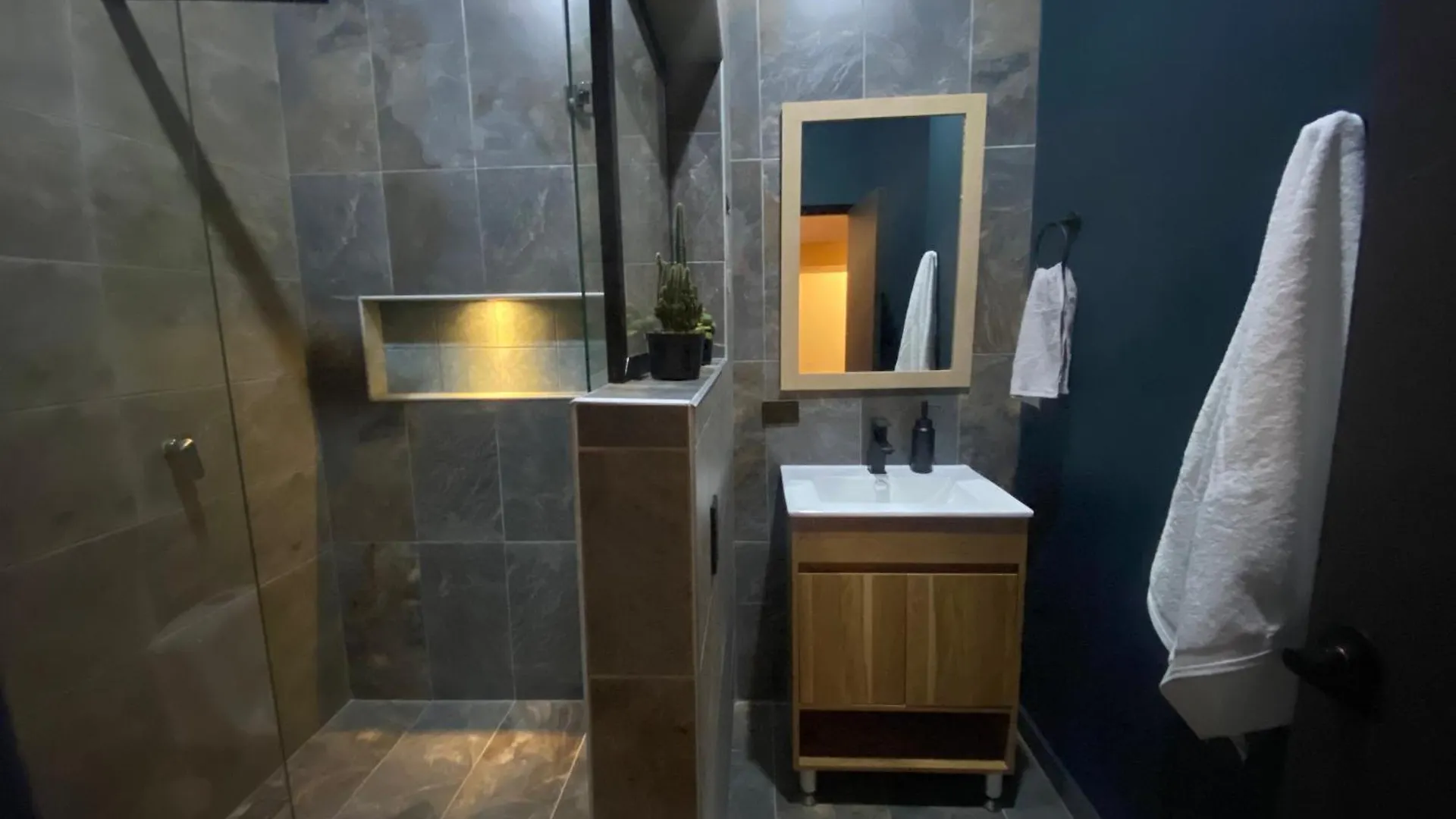 Mardi Suites Medellin Apartment