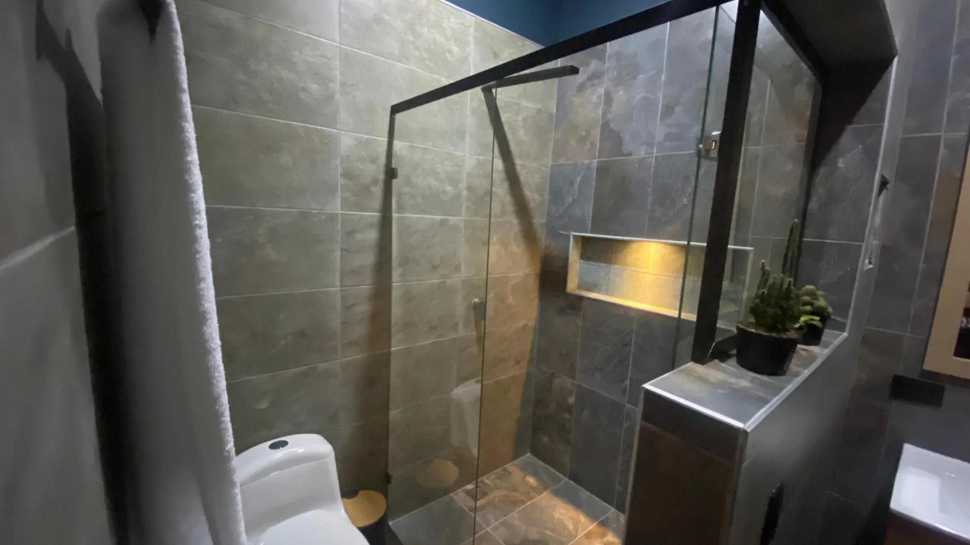 شقة Mardi Suites ميديلين